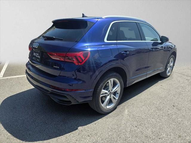 Used 2021 Audi Q3 2.0T Premium w/ Convenience Package AWD/4WD image 3