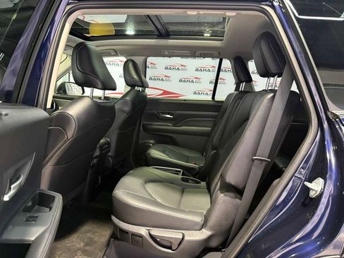 Used 2025 Toyota Grand Highlander AWD image 33