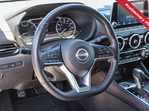 Used 2025 Nissan Sentra SR w/ SR Premium Package FWD image 16