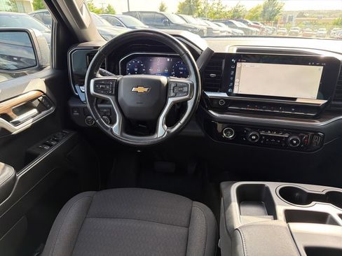 Used 2022 Chevrolet Silverado 1500 LT RWD image 31