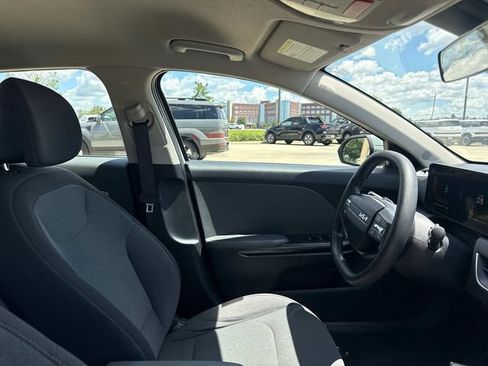 Used 2025 Kia K4 FWD image 13