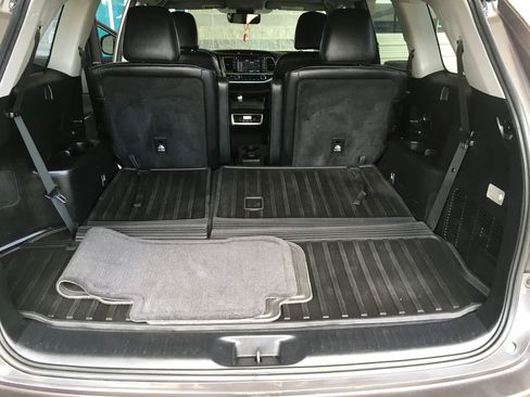 Used 2017 Toyota Highlander SE AWD/4WD image 35