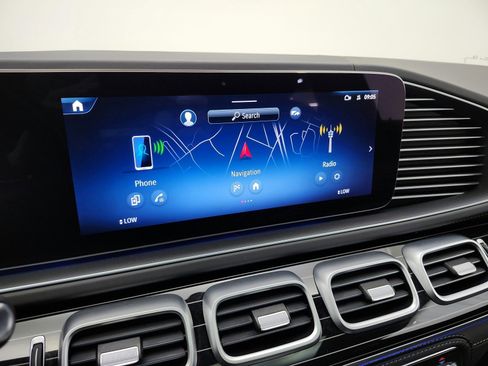 Used 2024 Mercedes-Benz Maybach GLS 600 4MATIC image 10