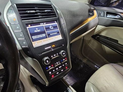 Used 2017 Lincoln MKC Select w/ Select Plus Package image 16