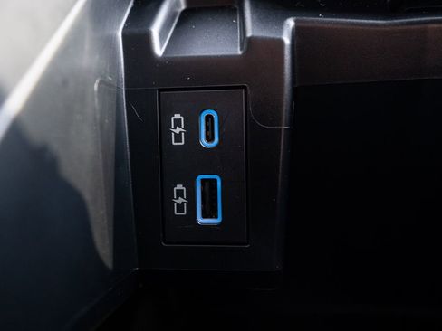 Used 2021 Toyota Sienna Platinum image 38