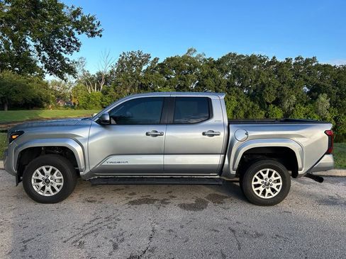 Certified 2024 Toyota Tacoma SR5 w/ SR5 Upgrade Package AWD/4WD image 3