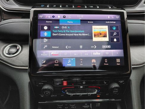 Used 2023 Jeep Grand Cherokee 4WD 4xe image 32