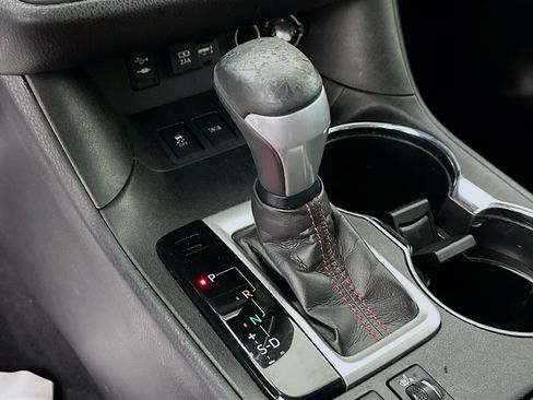 Used 2019 Toyota Highlander SE image 21