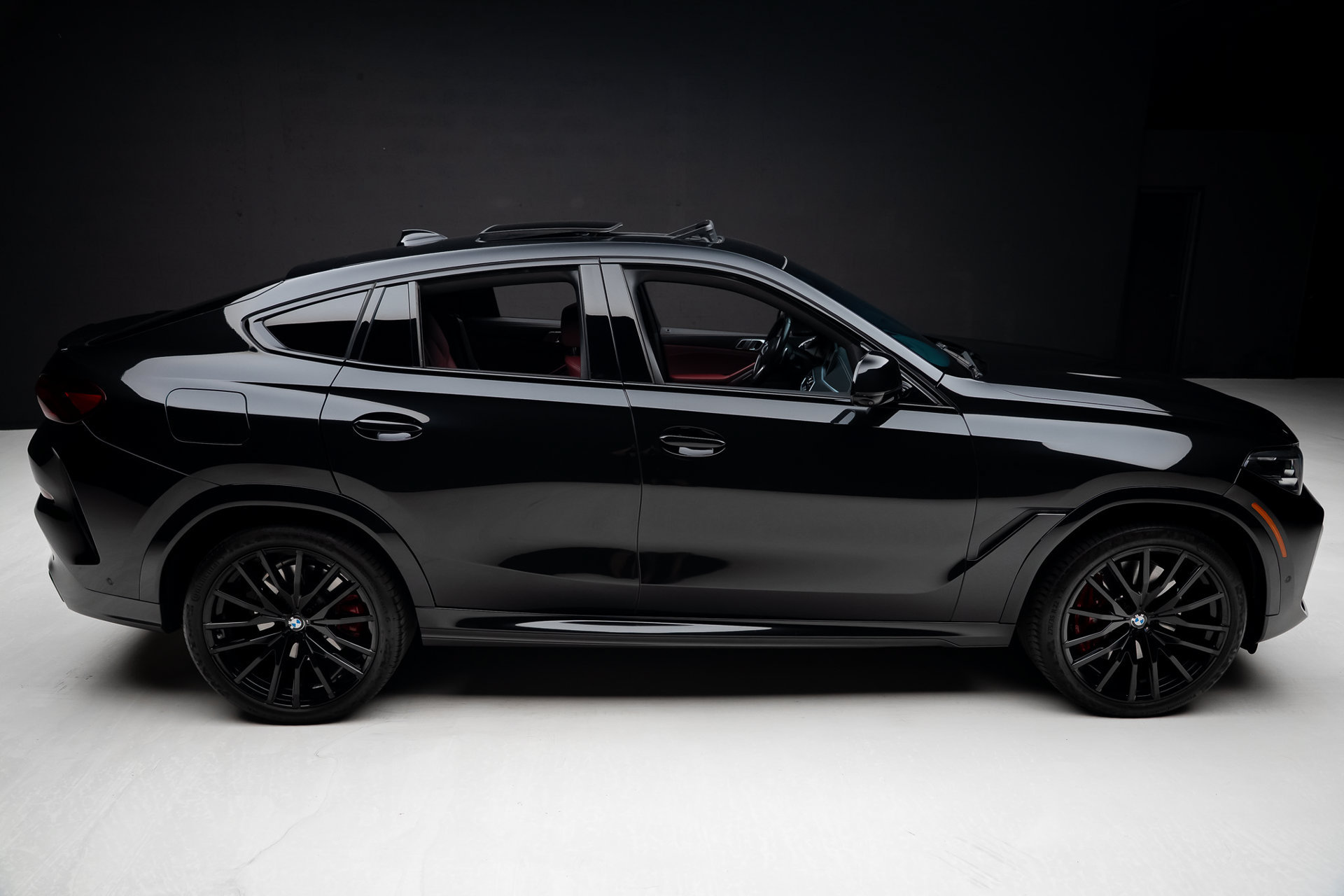 Used 2022 BMW X6 M50i w/ Premium Package AWD/4WD image 35