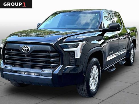 Used 2022 Toyota Tundra SR5 w/ SR5 Premium Package AWD/4WD image 1