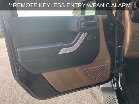 Used 2017 Jeep Wrangler Unlimited Sahara w/ Connectivity Group image 12