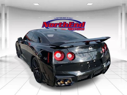 Used 2024 Nissan GT-R Premium w/ Floor Mat Package AWD/4WD image 7