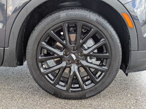 Used 2023 Cadillac XT4 Sport w/ LPO, Onyx Lite Package FWD image 11