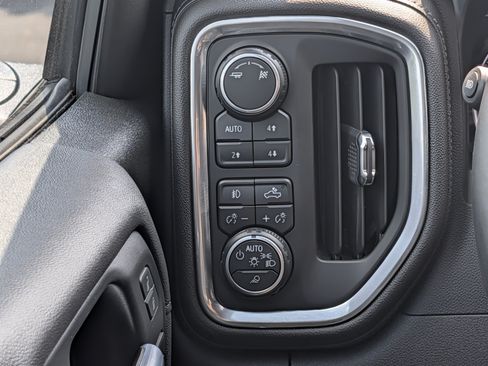 Used 2019 Chevrolet Silverado 1500 LTZ w/ LTZ Premium Package AWD/4WD image 26