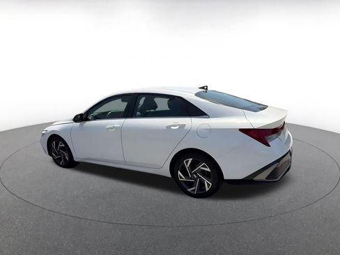 Used 2025 Hyundai Elantra SEL FWD image 10