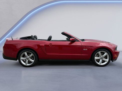 Used 2011 Ford Mustang GT Premium w/ Comfort Pkg RWD image 2