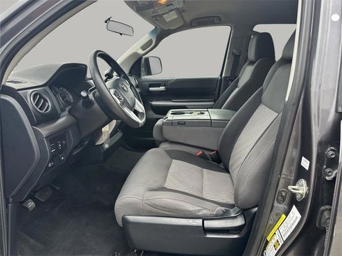 Used 2017 Toyota Tundra SR5 image 10