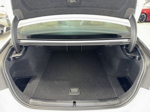 Used 2025 BMW i5 eDrive40i w/ Premium Package RWD image 14