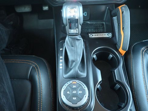 Used 2024 Ford Bronco Badlands image 22