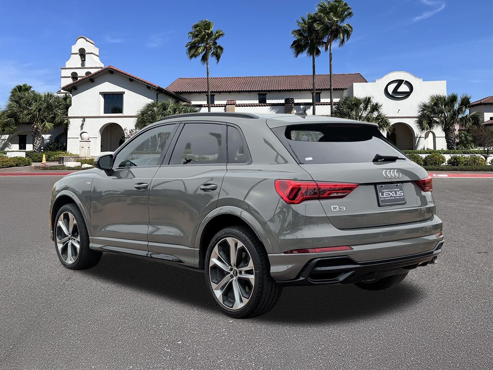 Used 2021 Audi Q3 2.0T Premium w/ Convenience Package AWD/4WD image 4