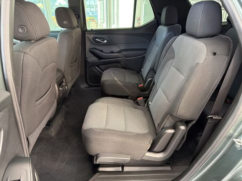 Used 2023 Chevrolet Traverse LT FWD image 21