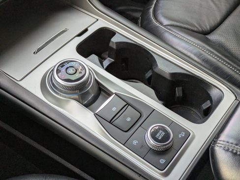 Used 2020 Ford Explorer XLT w/ Comfort Package image 21