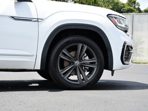 Used 2021 Volkswagen Atlas Cross Sport SE w/ V6 Towing Package FWD image 9