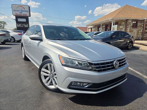 Used 2017 Volkswagen Passat 1.8T SEL Premium FWD image 7