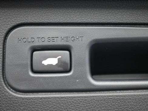 Used 2025 Honda Pilot Elite image 16