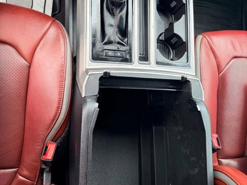 Used 2019 Ford F150 Platinum w/ Equipment Group 701A Luxury image 34