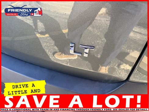 Used 2022 Chevrolet Traverse LT image 6