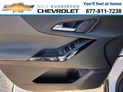 New 2026 Chevrolet Equinox LT w/ Convenience Package II AWD/4WD image 17
