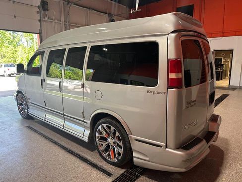 Used 2003 GMC Savana 1500 AWD w/ Preferred Equipment Group 4 image 3