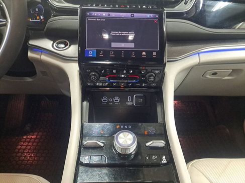 Used 2023 Jeep Grand Cherokee Overland w/ Rear Seat Video Group I AWD/4WD image 11