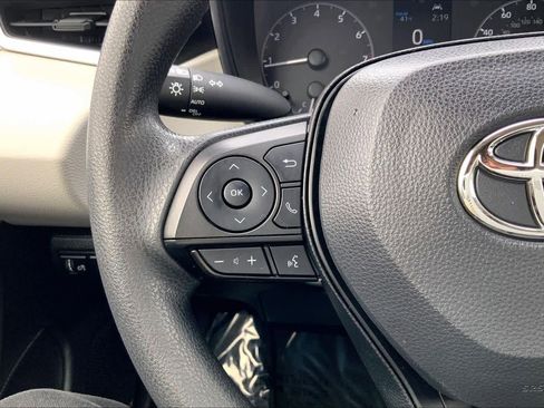 Used 2023 Toyota Corolla LE image 23