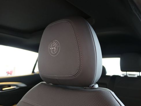 New 2025 Alfa Romeo Tonale w/ Premium Package image 17