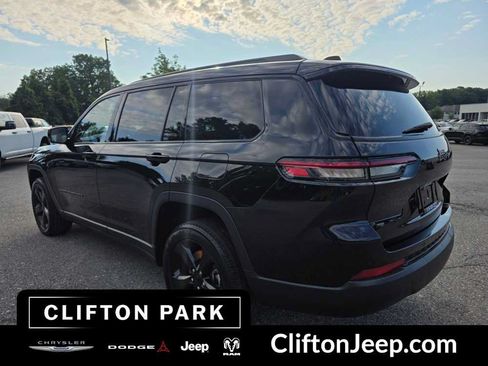 Used 2023 Jeep Grand Cherokee L Laredo AWD/4WD image 6