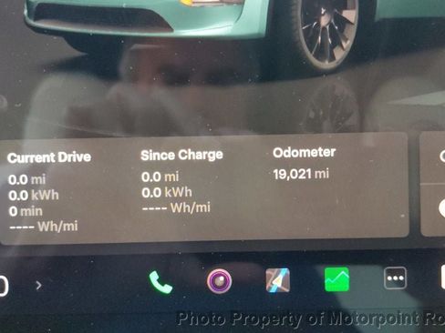 Used 2024 Tesla Model Y 2WD image 3