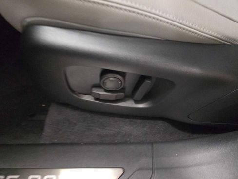 New 2026 Land Rover Range Rover Velar Dynamic SE image 15