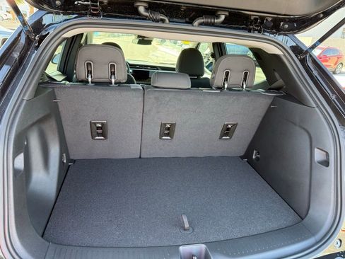 New 2027 Chevrolet Bolt LT w/ Comfort Package image 17