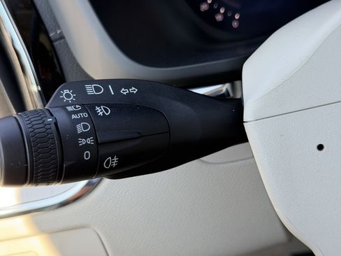 New 2026 Volvo XC60 B5 Ultra w/ Climate Package image 28