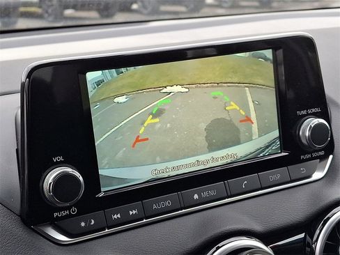 Used 2025 Nissan Sentra S image 18