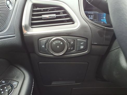 Used 2023 Ford Edge Titanium w/ Equipment Group 301A AWD/4WD image 16