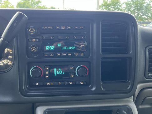 Used 2004 Chevrolet Tahoe LT w/ LT Preferred Equipment Group image 17