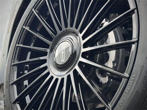 New 2025 Lincoln Navigator Reserve w/ Jet Appearance Package image 8