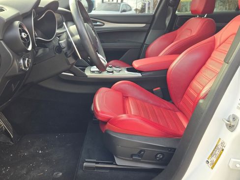 Used 2022 Alfa Romeo Stelvio Veloce image 22