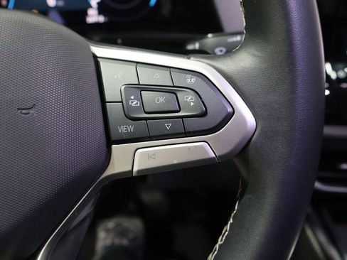 Used 2025 Volkswagen Atlas Cross Sport SE image 36