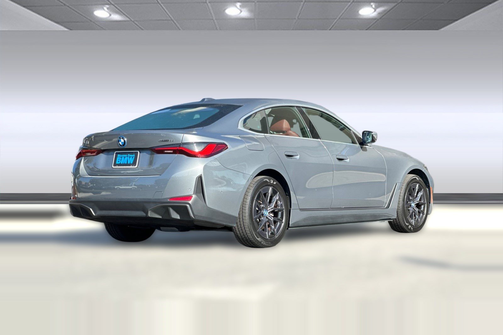 Used 2024 BMW i4 eDrive35 w/ Premium Package RWD image 9