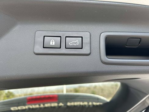 Used 2025 Subaru Forester Premium AWD/4WD image 15