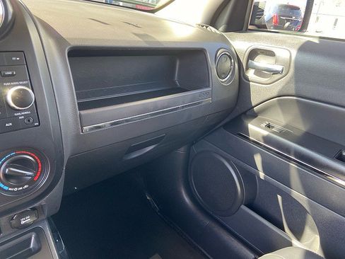 Used 2009 Jeep Patriot Limited w/ Sun/Sound Group image 14